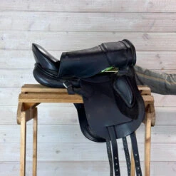 Used Schleese HK Dressage Saddle 17.5/MW -Equine Worlds 327 R Flap 88051.1684874698