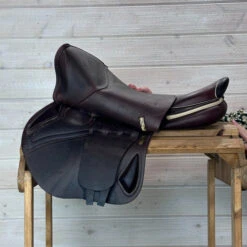 Used CWD 2GS Close Contact Saddle 18/M -Equine Worlds 333 L Flap 24534.1687462048