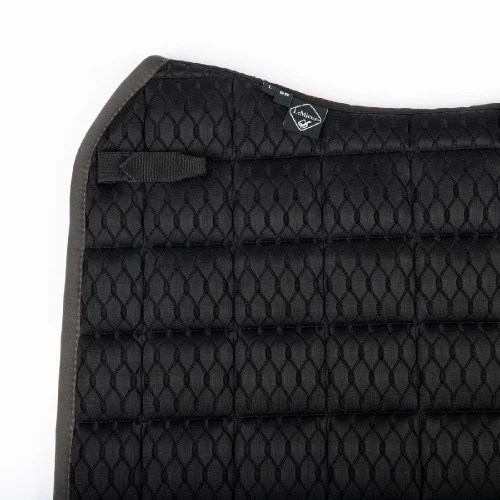 LeMieux Carbon Mesh Dressage Square Pad 4 LeMieux Carbon Mesh Dressage Square Pad - Image 2