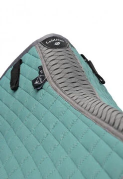 LeMieux Self-Cool Close Contact Square Pad -Equine Worlds self cooling cc spearment detail 4854 lemieux 95059.1670554193
